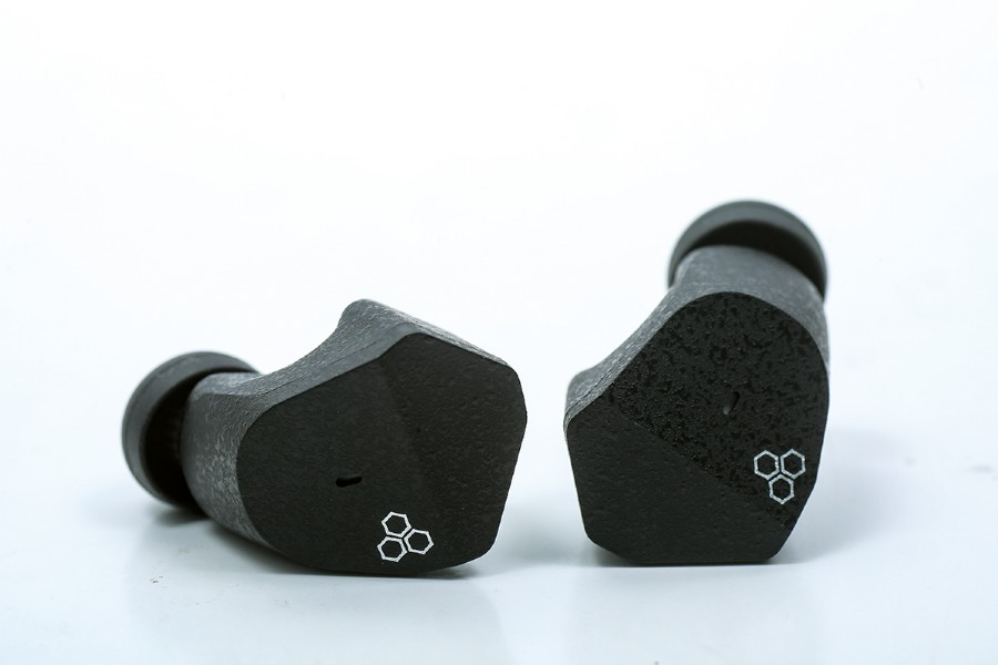 Final Audio Design ZE3000 3